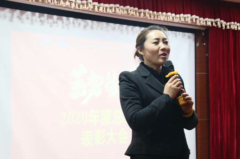 雄獅機械客戶（hù）代表高誌娟發言