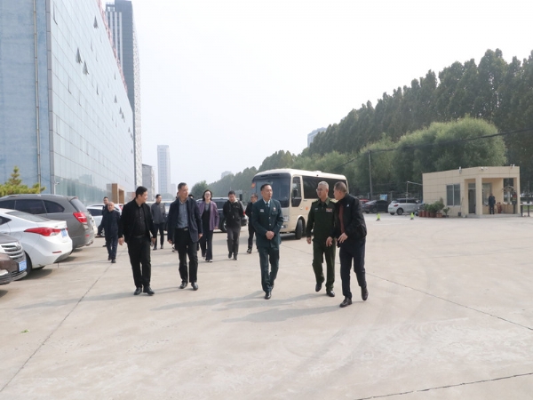縣委常委、縣人武部部長及濟寧市（shì）軍分（fèn）區調（diào）研小組到我公司調研產業融合